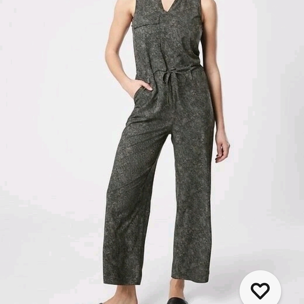 Women's Sleeveless Jumpsuit in Black